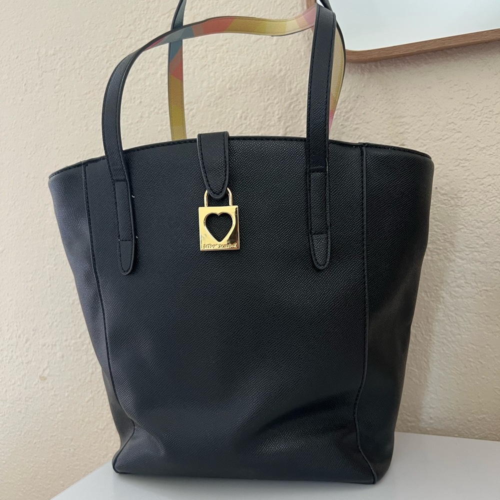 ⭐️Black Betsy Johnson Tote⭐️